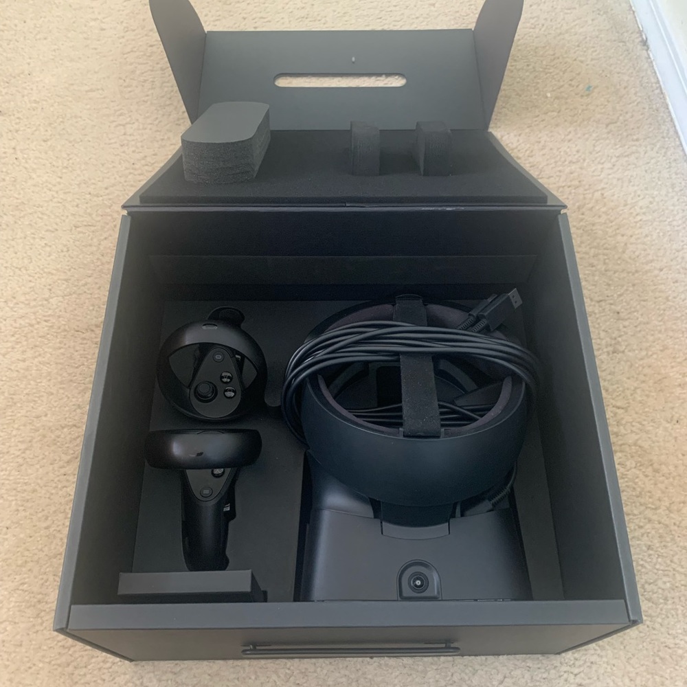 Oculus Rift S VR headset